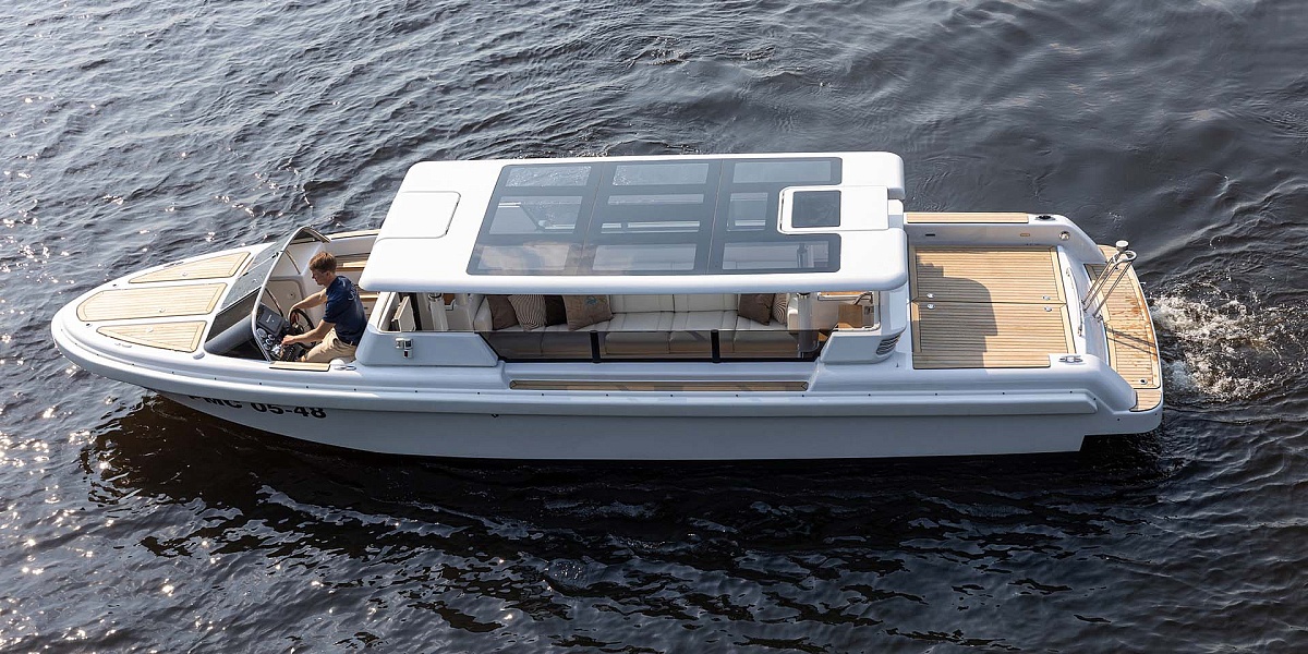 Аренда тендера Royal Tender Limo Челси в Санкт-Петербурге